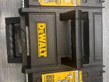 DeWalt muttrikeeraja