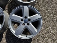 Jeep (5x114,3) 18 tolli originaal valuveljed