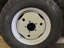 Передние колёса МТЗ-80/ЮМЗ: 9,00x R20 Rosava