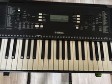 Yamaha PSR e373
