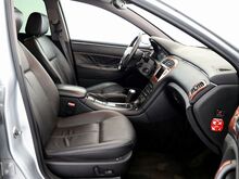 Peugeot 607