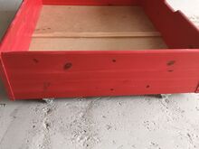 Täispuit kast ratastel