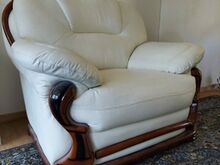 Nahkdiivani ja tugitoolide komplekt