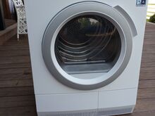 Сушильная машина ELECTROLUX с полкой для обуви