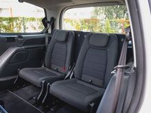 Ford Galaxy 7-Kohaline, Solar esiklaas