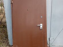 МЕТАЛЛИЧЕСКАЯ ДВЕРЬ