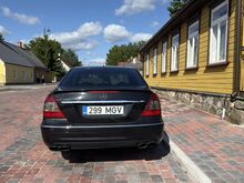 Mercedes-Benz E220 AMG