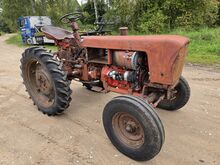 Traktor T-25