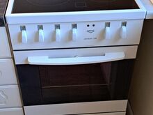 Väga hästi hoitud keraamiline elektripliit UPO