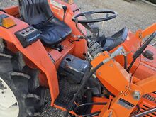 Traktor KUBOTA L1-195 koos frontaallaaduriga