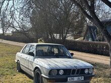 BMW E28 524td