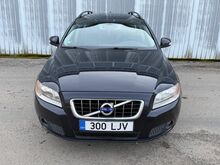 Volvo V70 Momentum 2.0D 100кВт, РАССРОЧКА