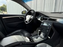 Volvo V70 Momentum 2.4 R5 D5 129kW, JÄRELMAKS!