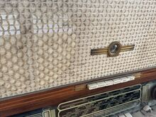 Винтажная ламповая радиола СССР с проигрывателем