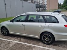 Toyata avensis