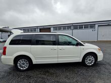 Lancia Voyager 2013