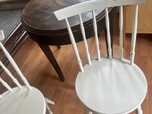 Väiksed valged söögitoolid / retro