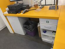 Suur saar/müügilett/teeninduslett keskpõrandale