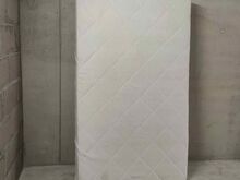 Puidust voodi 100x200cm hea jäiga madratsiga