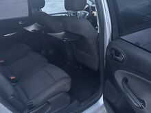 Ford S-max 7 kohta