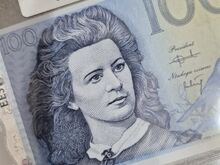 100 krooni.