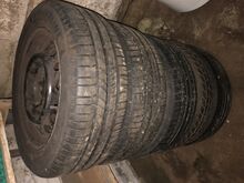 Toyota Auris plekkveljed suverehvidega.