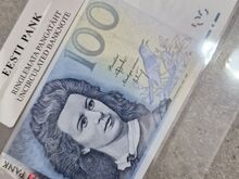 100 krooni.