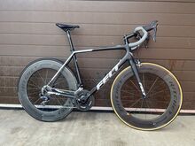 Maanteeratas 56cm carbon raami ja jooksudega