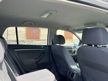 Volkswagen Golf 1,6 75кВт АВТОМАТ