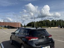 Toyota Auris 1.6 97 кВт