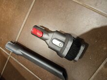 Различные насадки Dyson V8