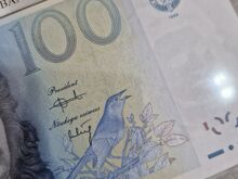 100 krooni.