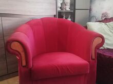 2 sametkattega tugitooli