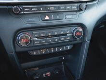 Kia Ceed 1.4 r4 103кВт