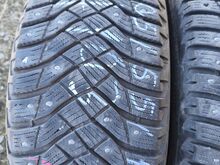 215/55R17 шипованные шины 4 шт.