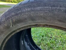 Suverehvid 275/45 r20