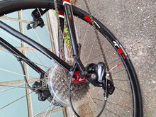 Kvaliteetne linnaratas Felt V95F (raam 56/28)
