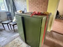 MÜÜA 2 SUURT VINTAGE–RETRO METALLKAPPI