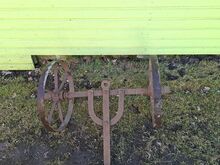 Старые железные колёса