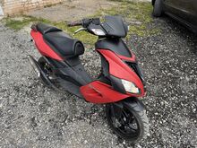 Aprilia sr50r roller