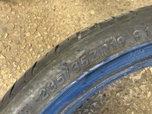 235/35R19 2tk
