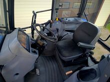M: New Holland TS 110