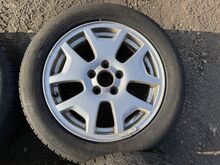 Volvo 16" originaal valuveljed rehvidega
