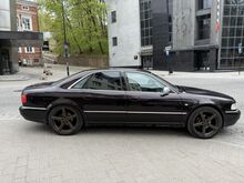 M:AUDI A8 4.2
