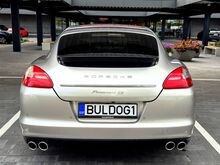 Porsche Panamera 4S