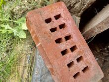 Müüa ca 450-600 aukudega punast tellist, 0,30 € tk