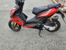 Roller Aprilia sr50r