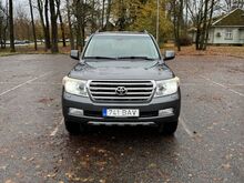 Toyota Landcruiser 200