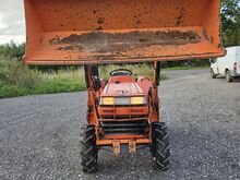 Traktor KUBOTA L1-195 koos frontaallaaduriga