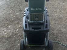Садовый измельчитель Makita